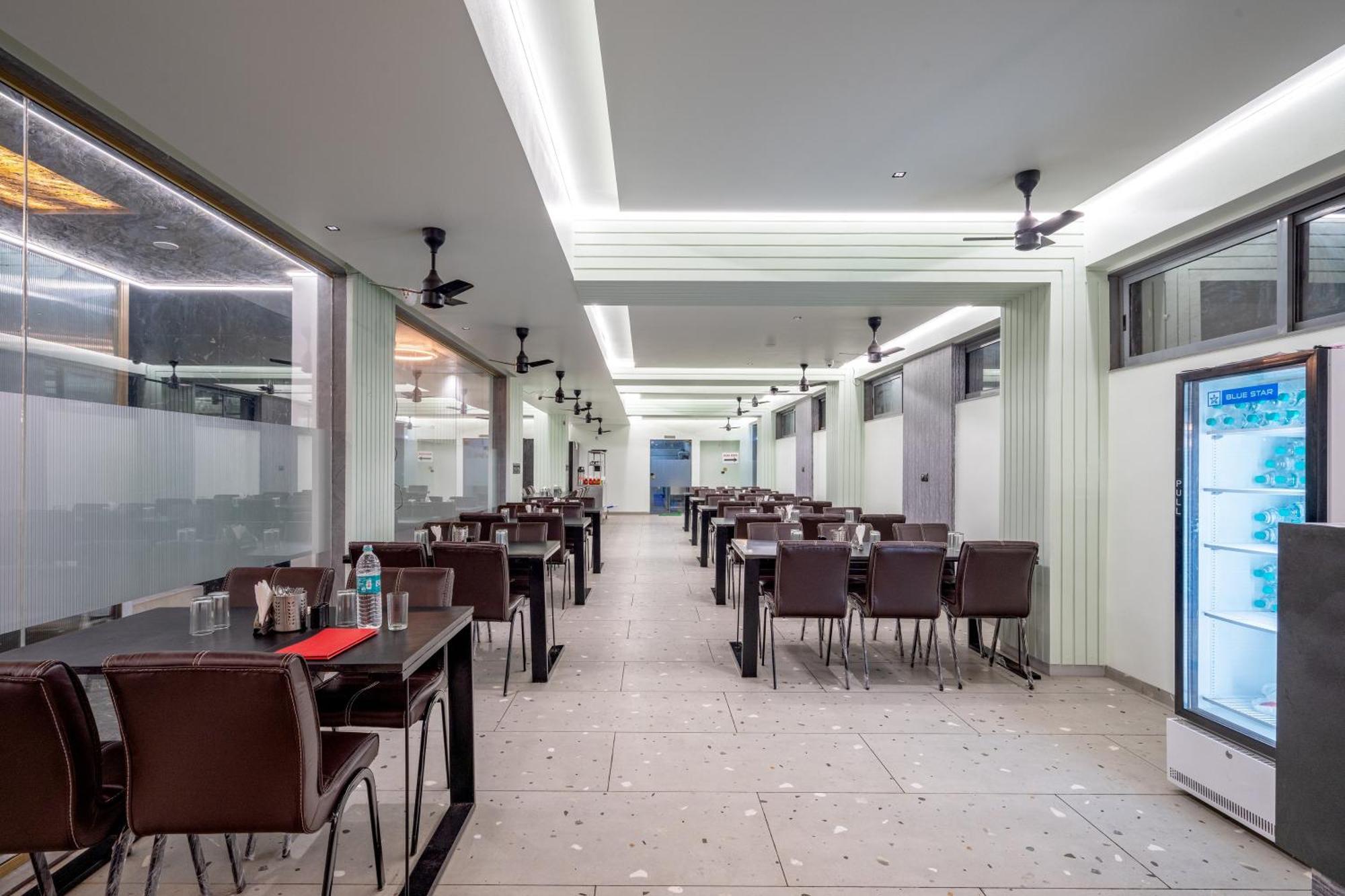 Hotel Darshan Executive Tuljapur Eksteriør billede